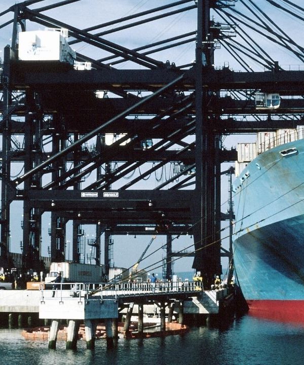 Apa Saja Fasilitas Bongkar Muat di Pelabuhan Indonesia